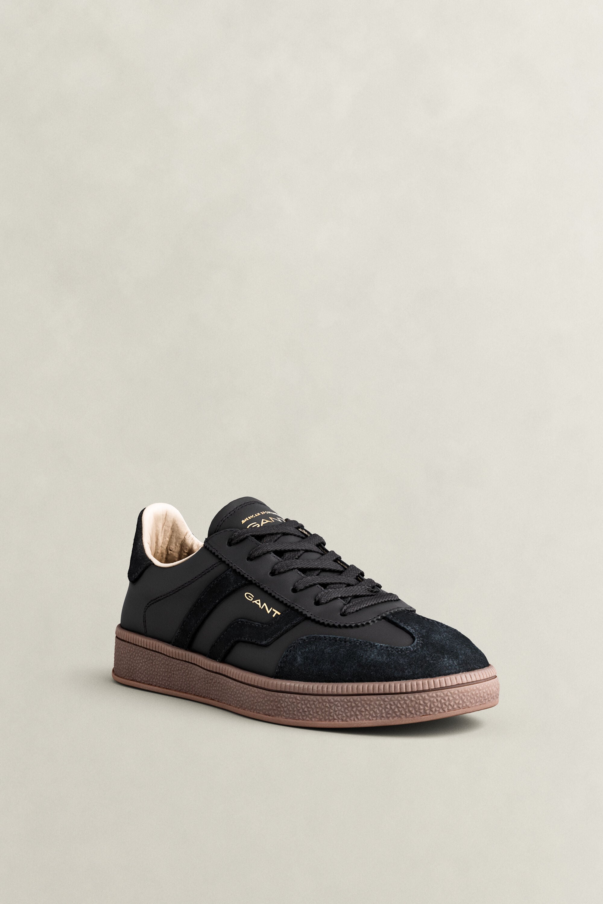 Zapatillas de piel y ante Cuzima
