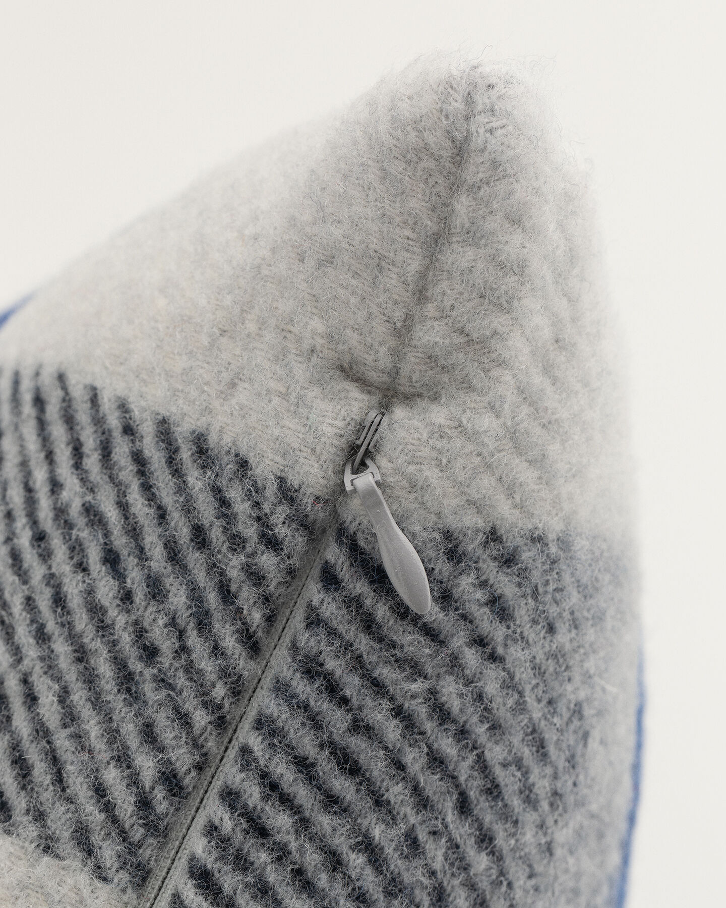 Cojín Magnified Check