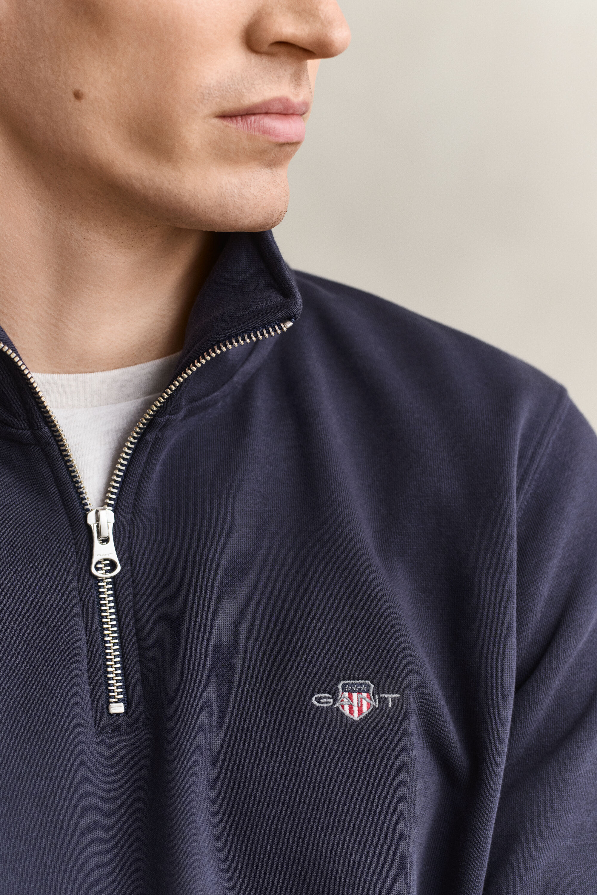 Sudadera Shield con media cremallera