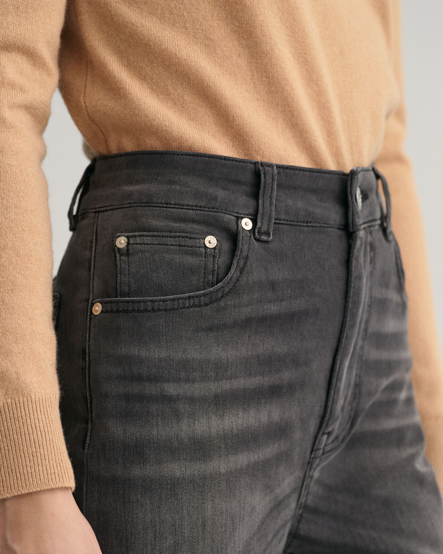 Vaqueros tobilleros acampanados