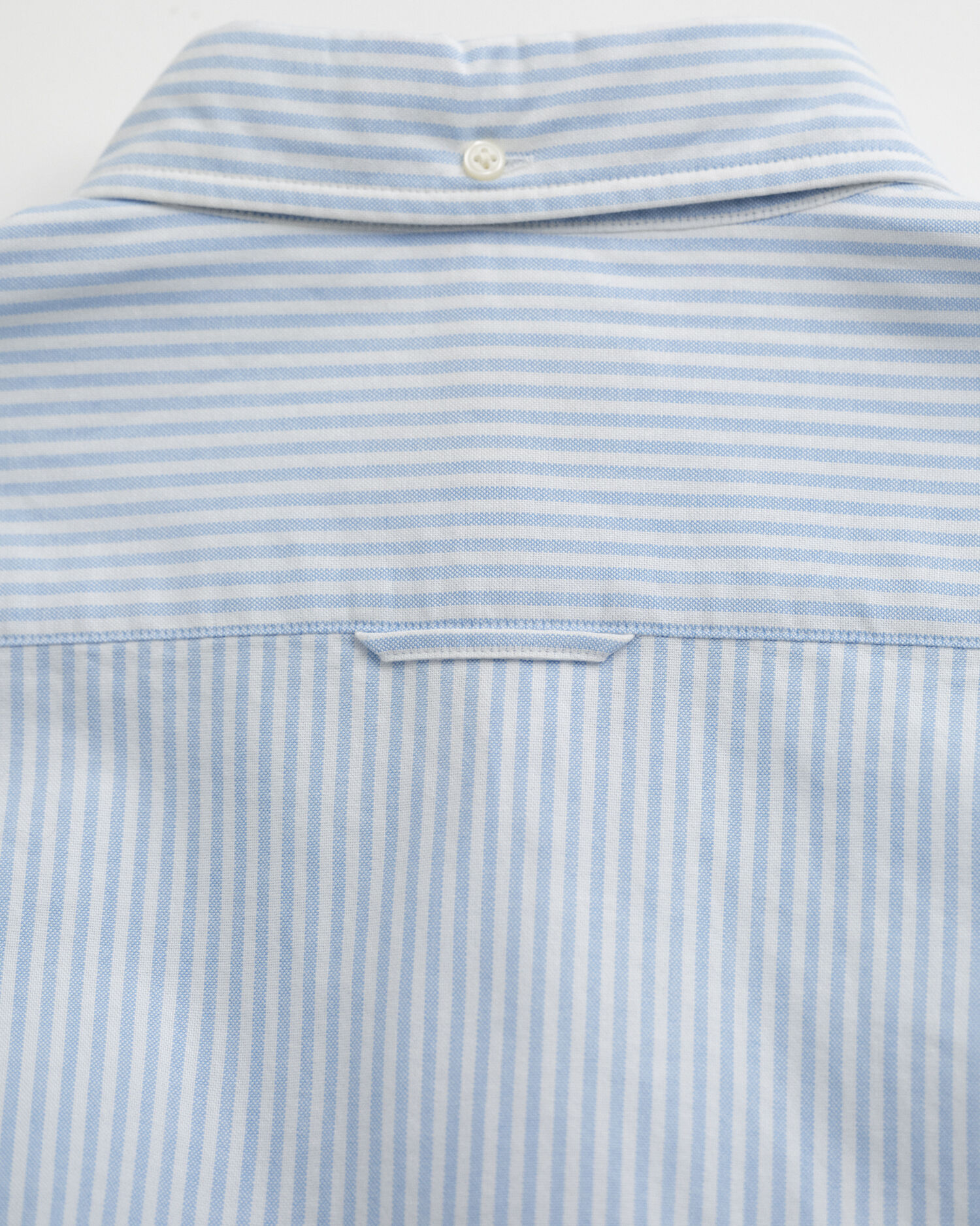 Camisa Oxford clásica Slim Fit de rayas finas