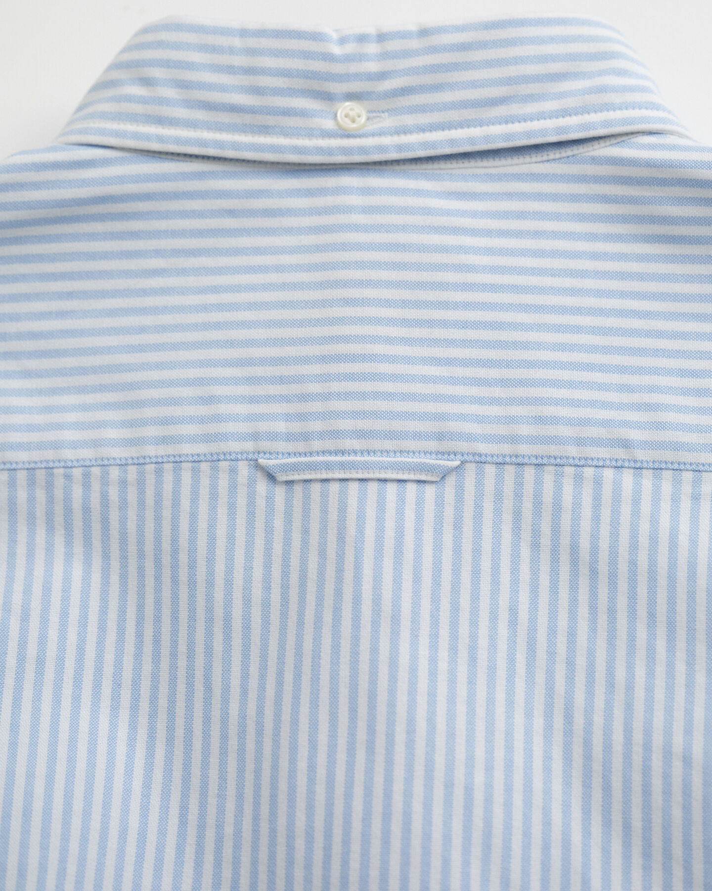Camisa Oxford clásica Slim Fit de rayas finas