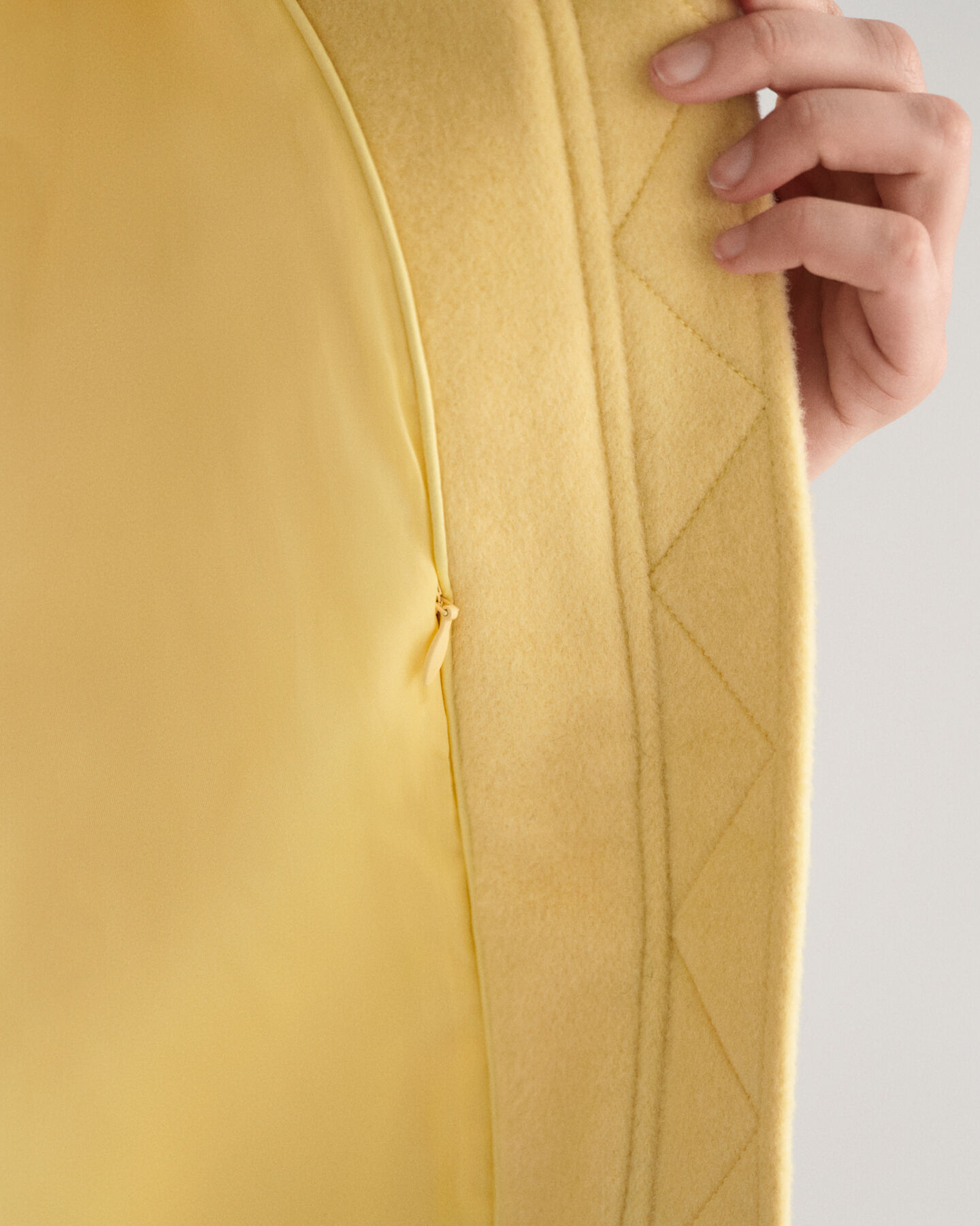 Cazadora bomber de lana