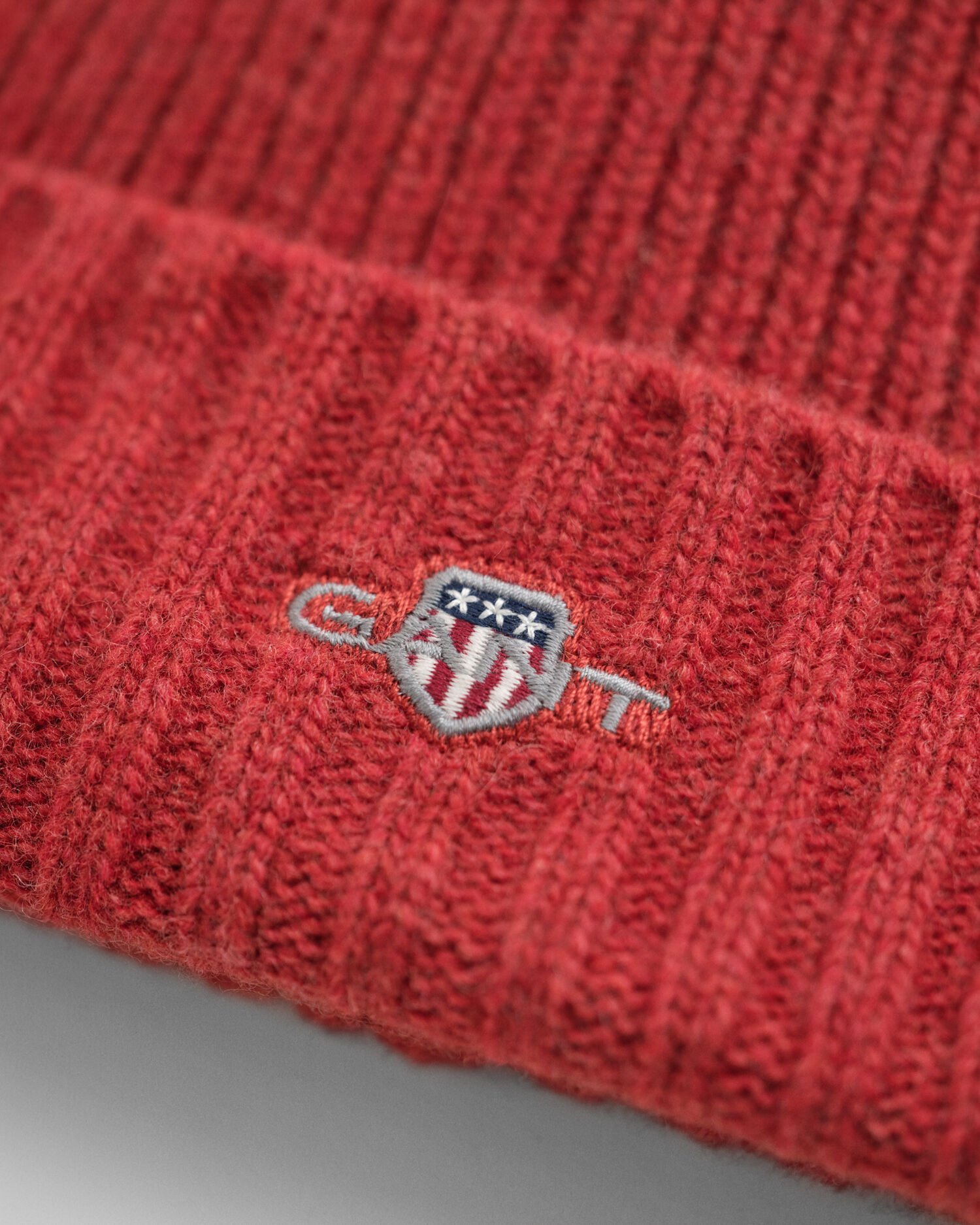 Gorro de lana Shield