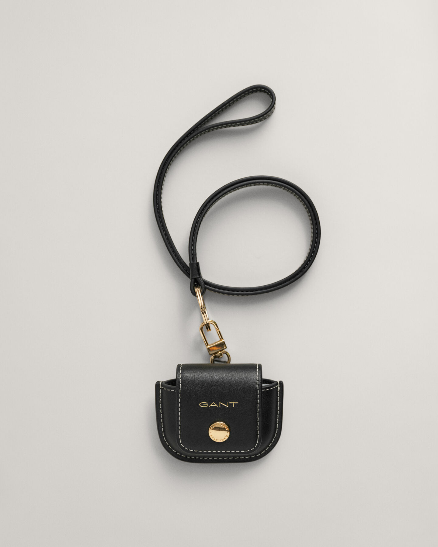 Bolso al cuello de piel