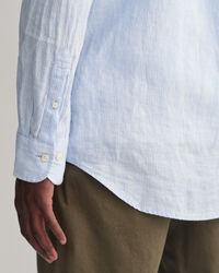 Camisa Regular Fit de lino a rayas