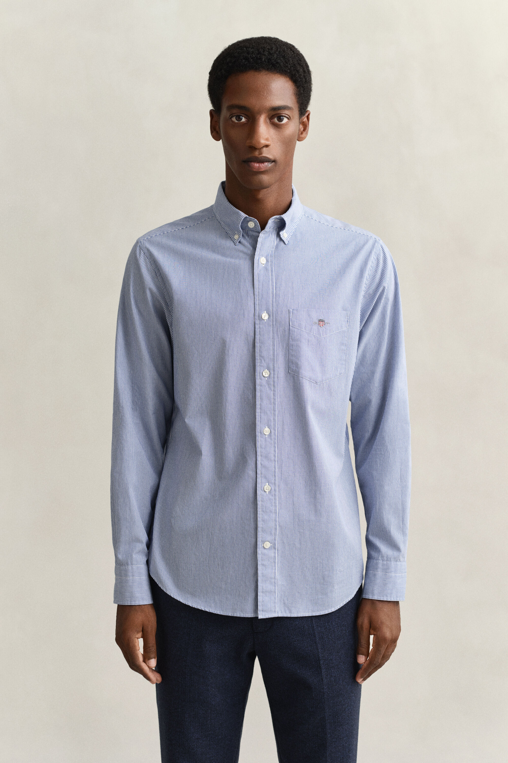 Camisa clásica de popelina de rayas finas