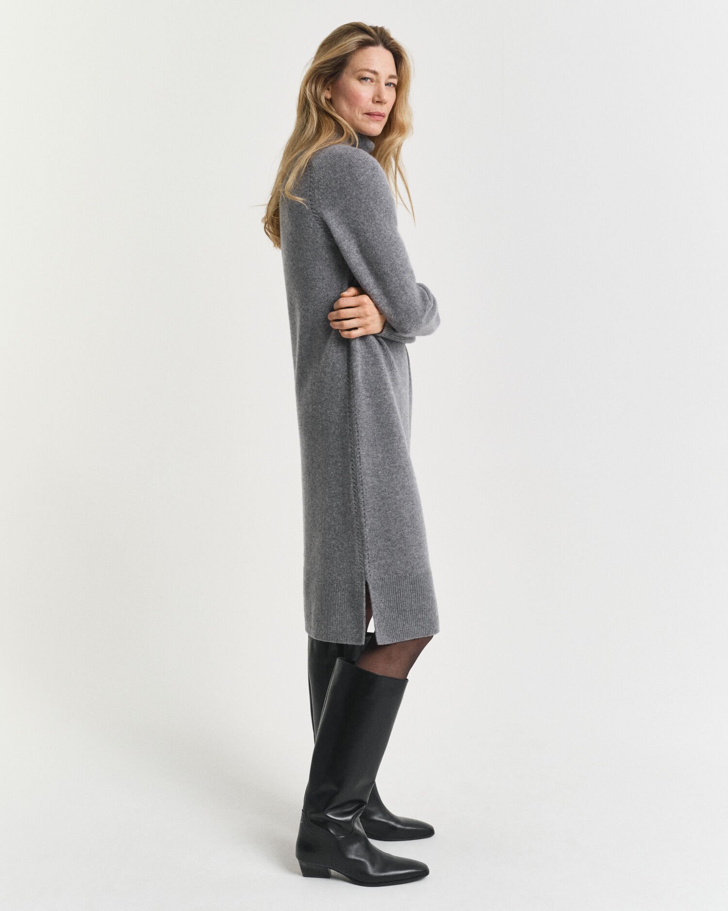 Vestido de cuello de cisne con detalle de punto