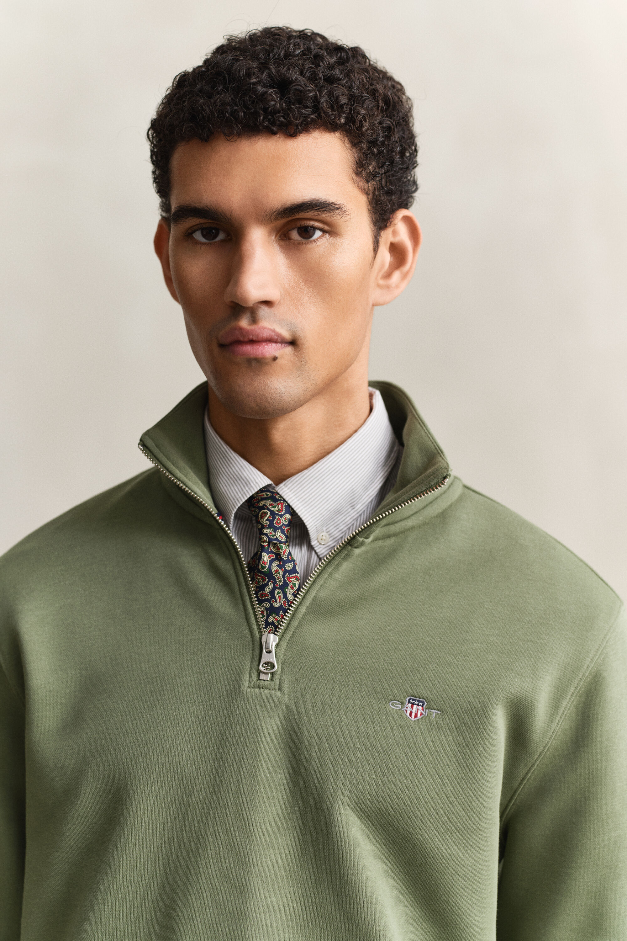 Sudadera Shield con media cremallera