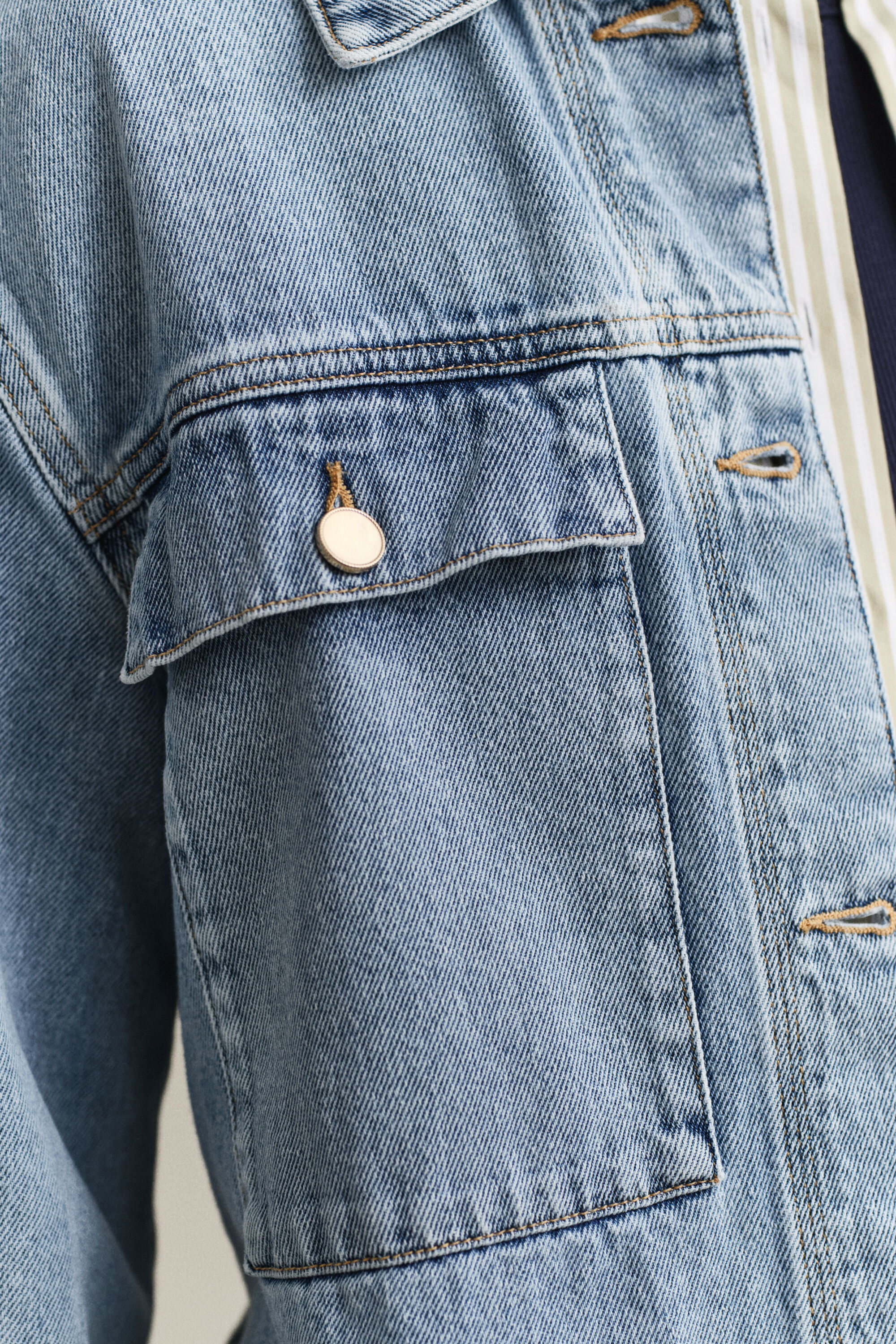 Cazadora vaquera con lazada