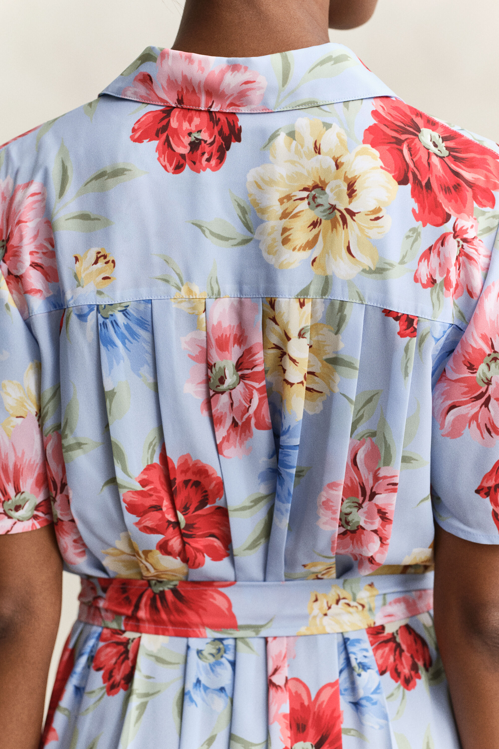 Vestido camisero de flores