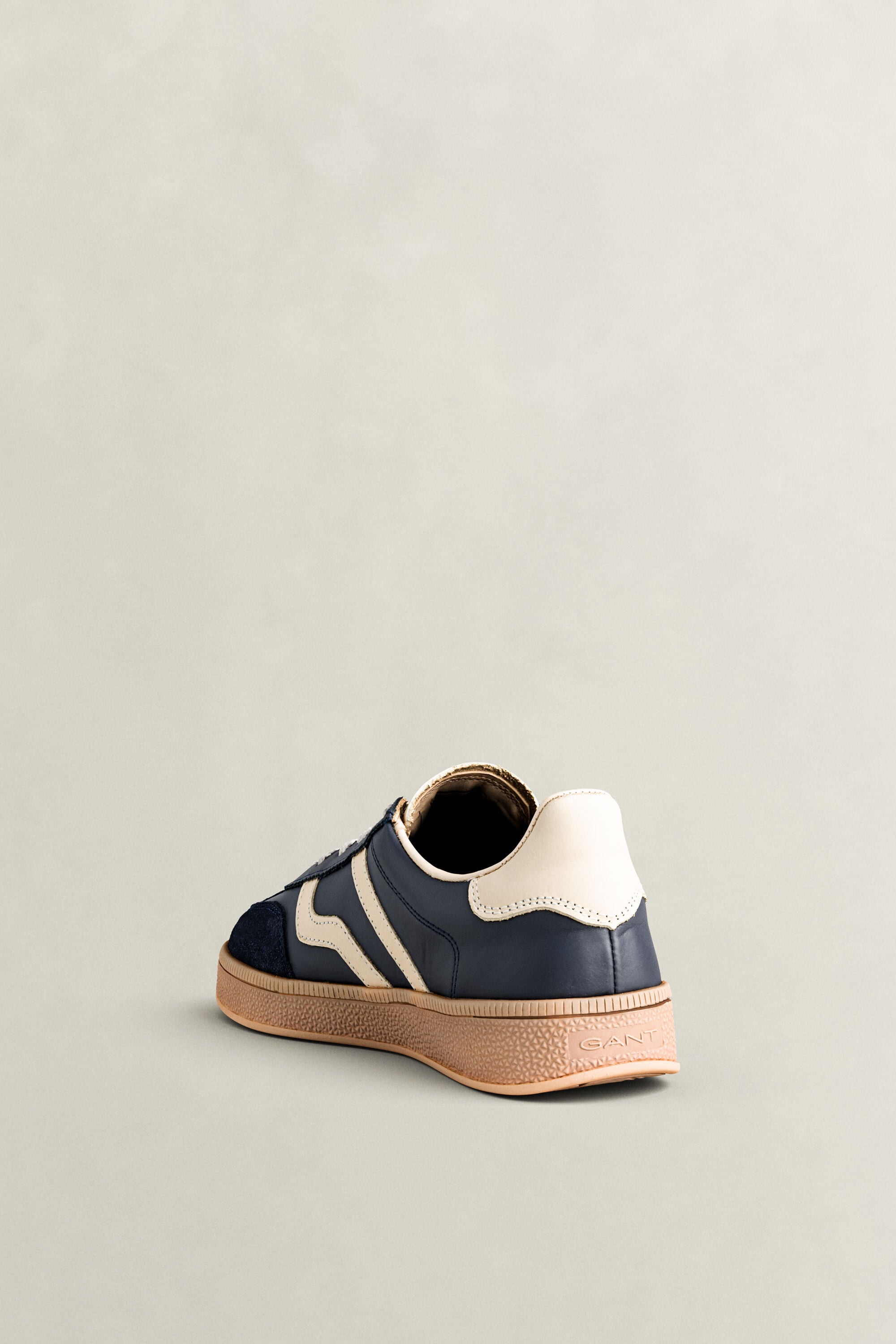 Zapatillas de piel y ante Cuzima
