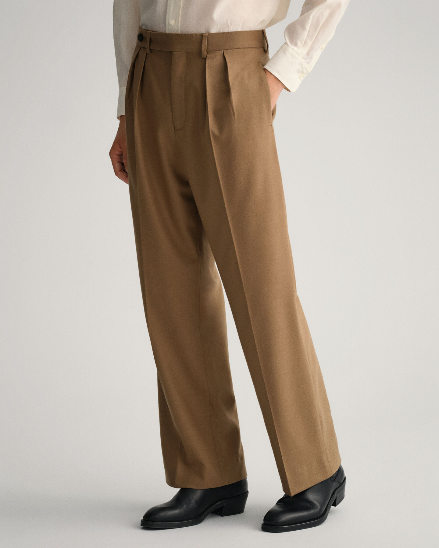 Pantalones de traje de franela con pernera ancha