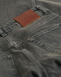 Vaqueros tobilleros con pernera recta