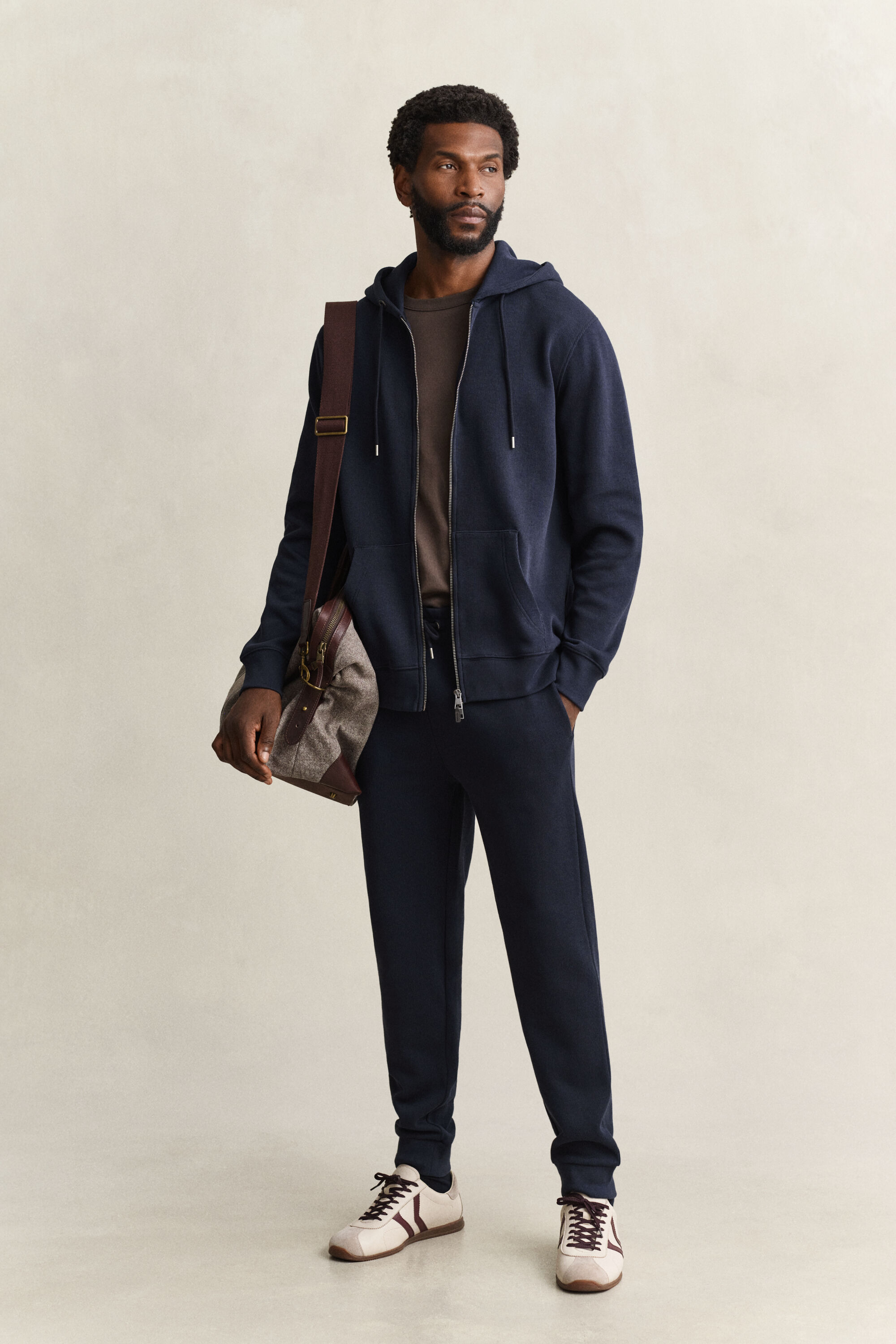 Sudadera con capucha y cremallera