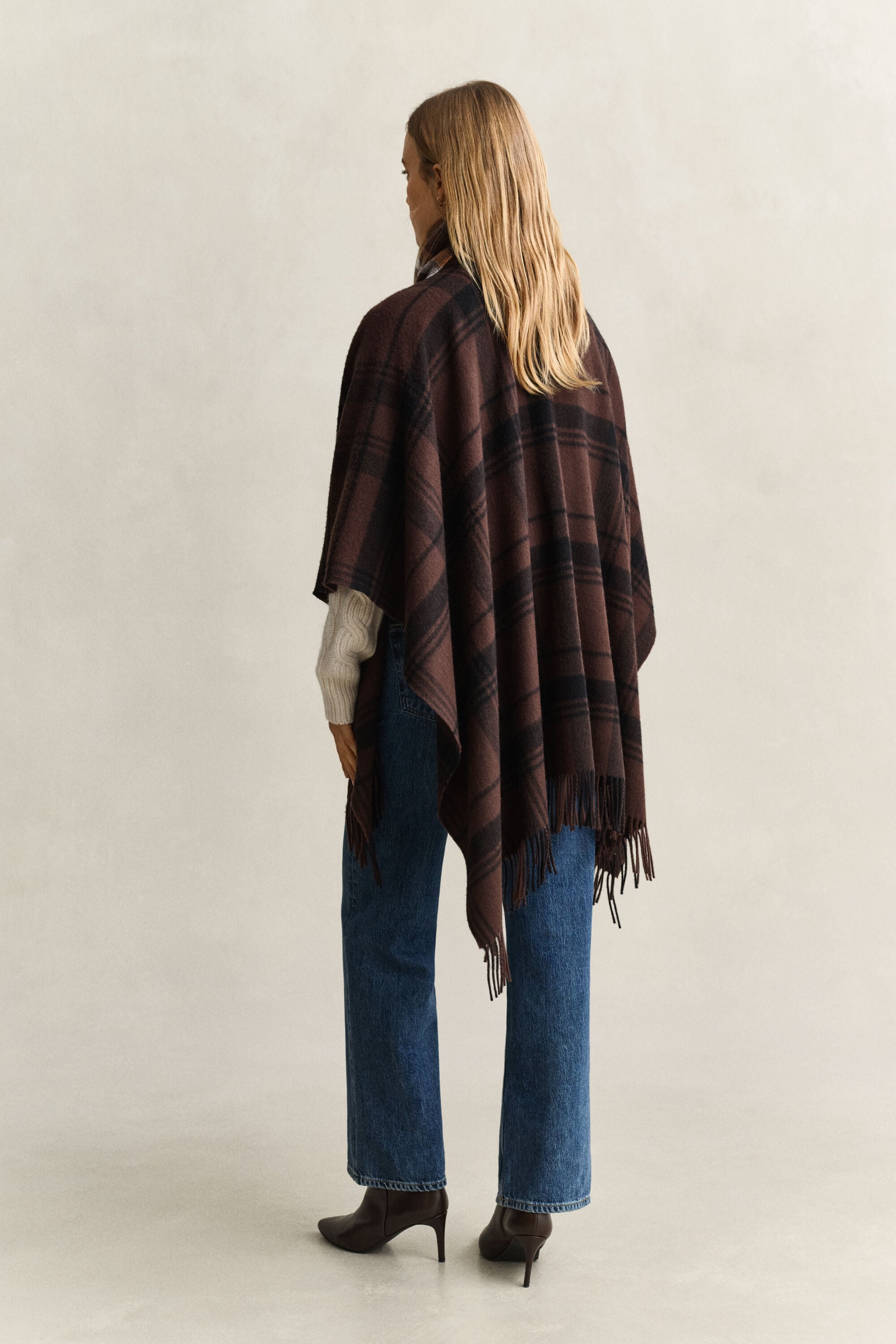 Poncho de lana a cuadros