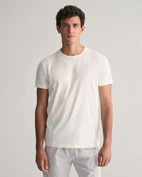 Caja de regalo con camiseta y pantalones de pijama a rayas