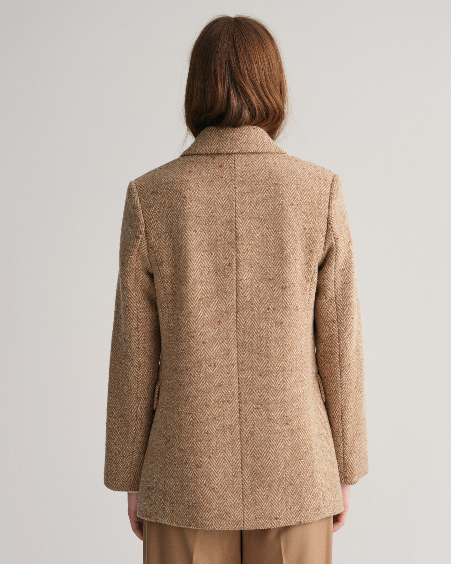 Americana Regular Fit con diseño de espiga