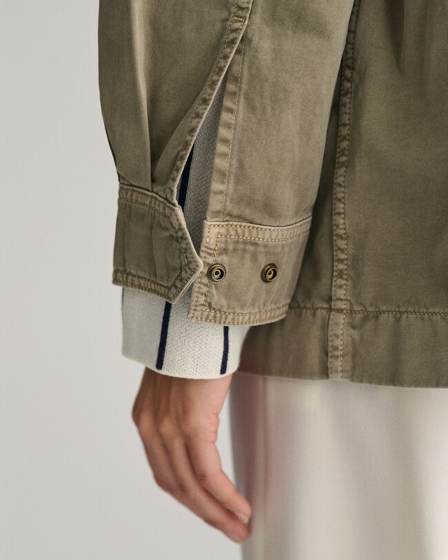 Cazadora militar teñida en prenda