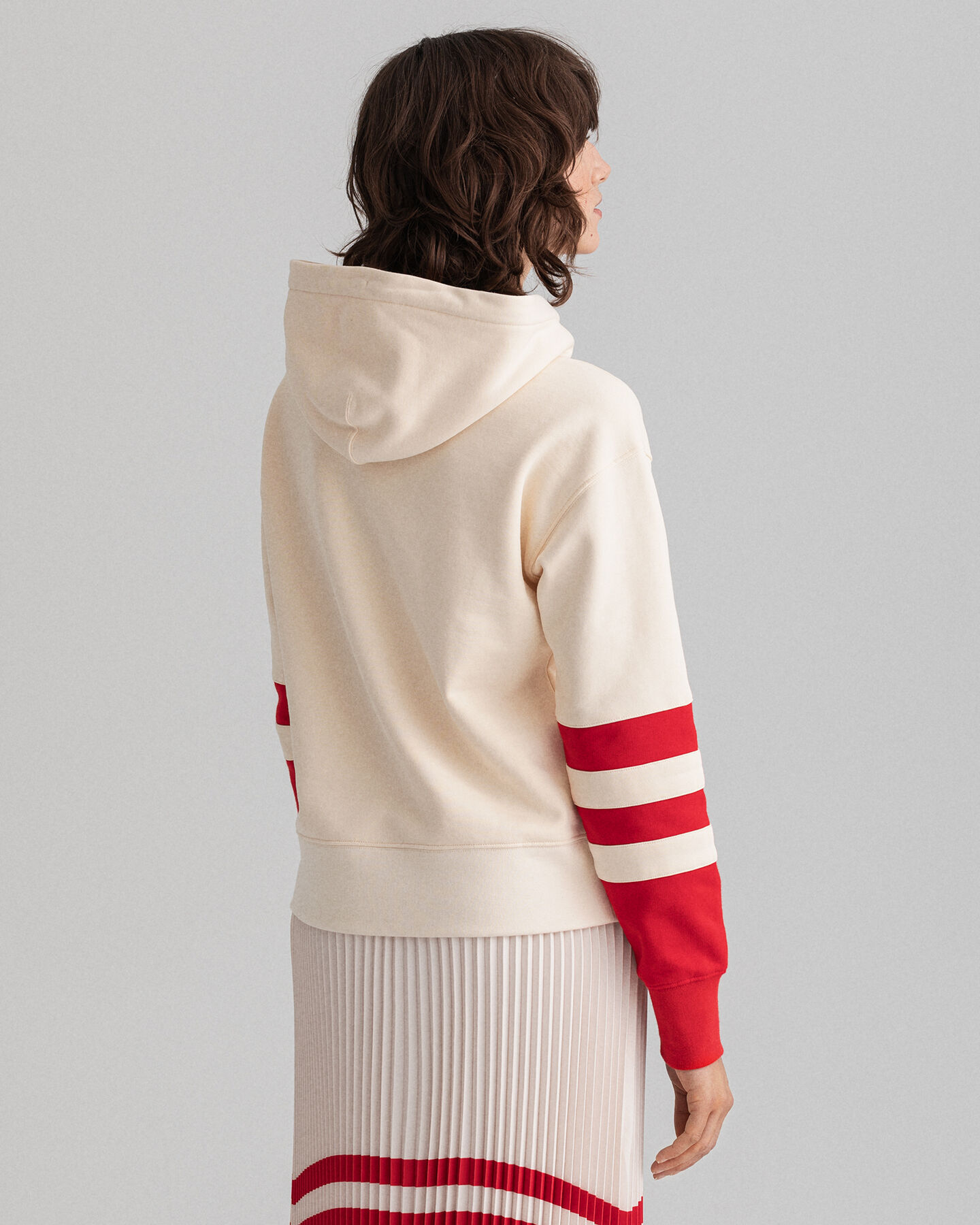 Sudadera Retro Shield con capucha