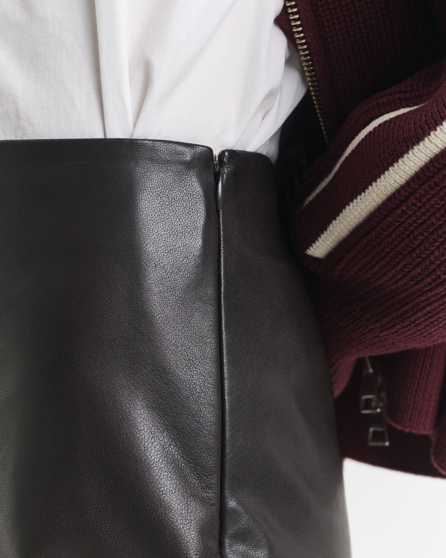 Falda de tubo midi en piel