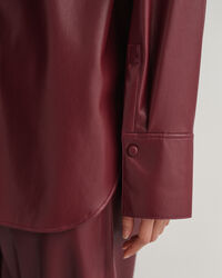 Sobrecamisa de piel sintética