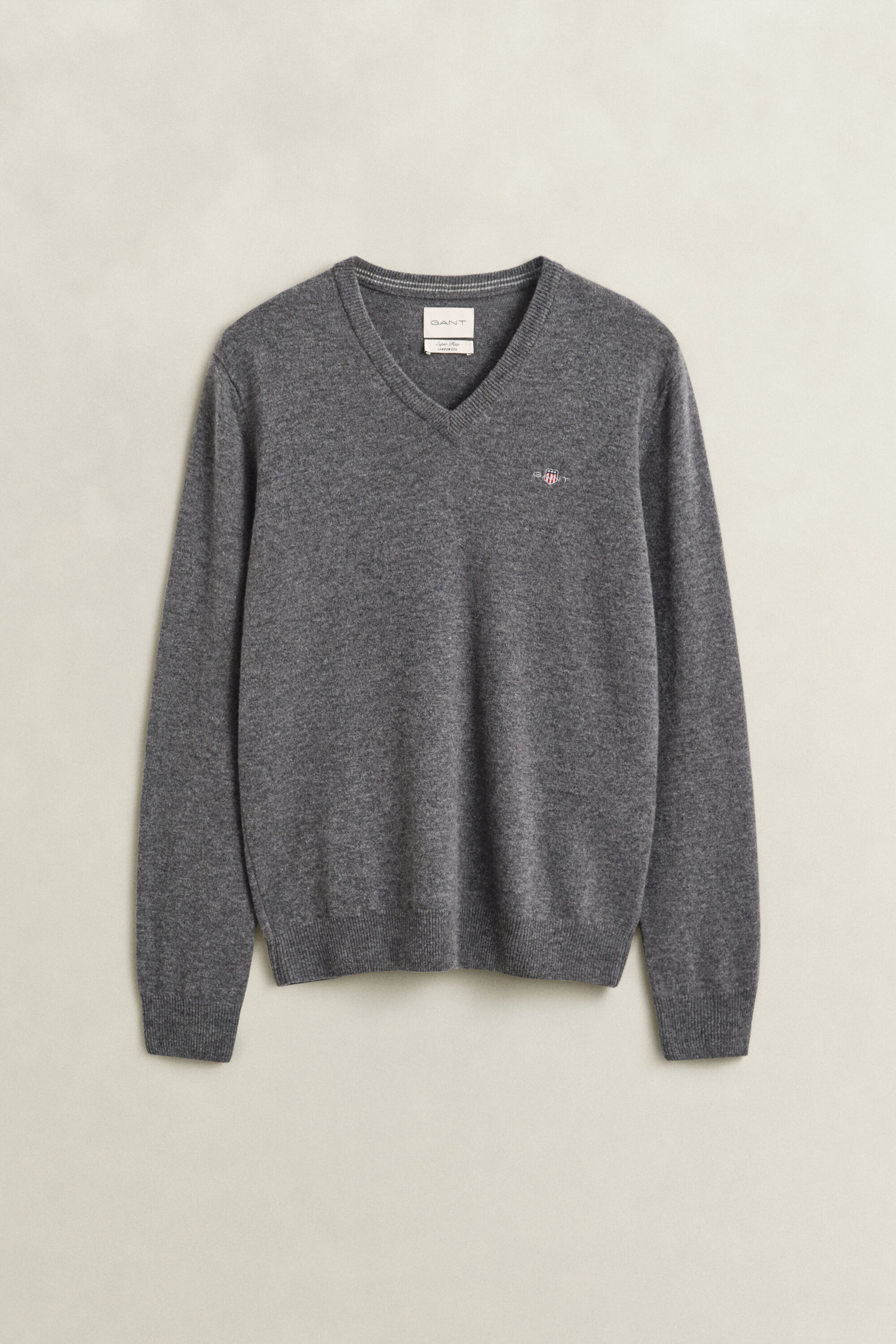 Jersey de cuello de pico en lana de oveja