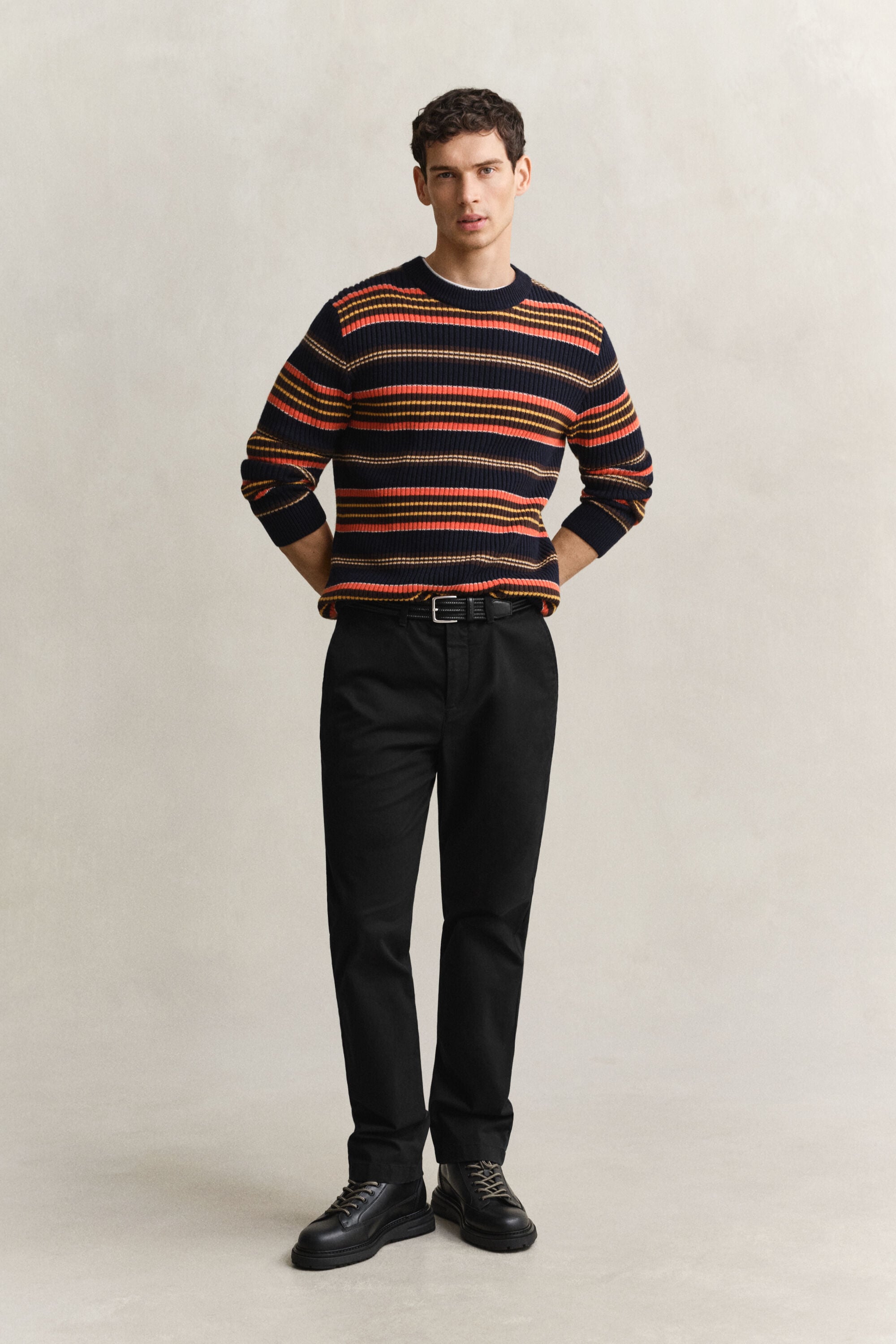 Pantalones chinos Regular Fit clásicos