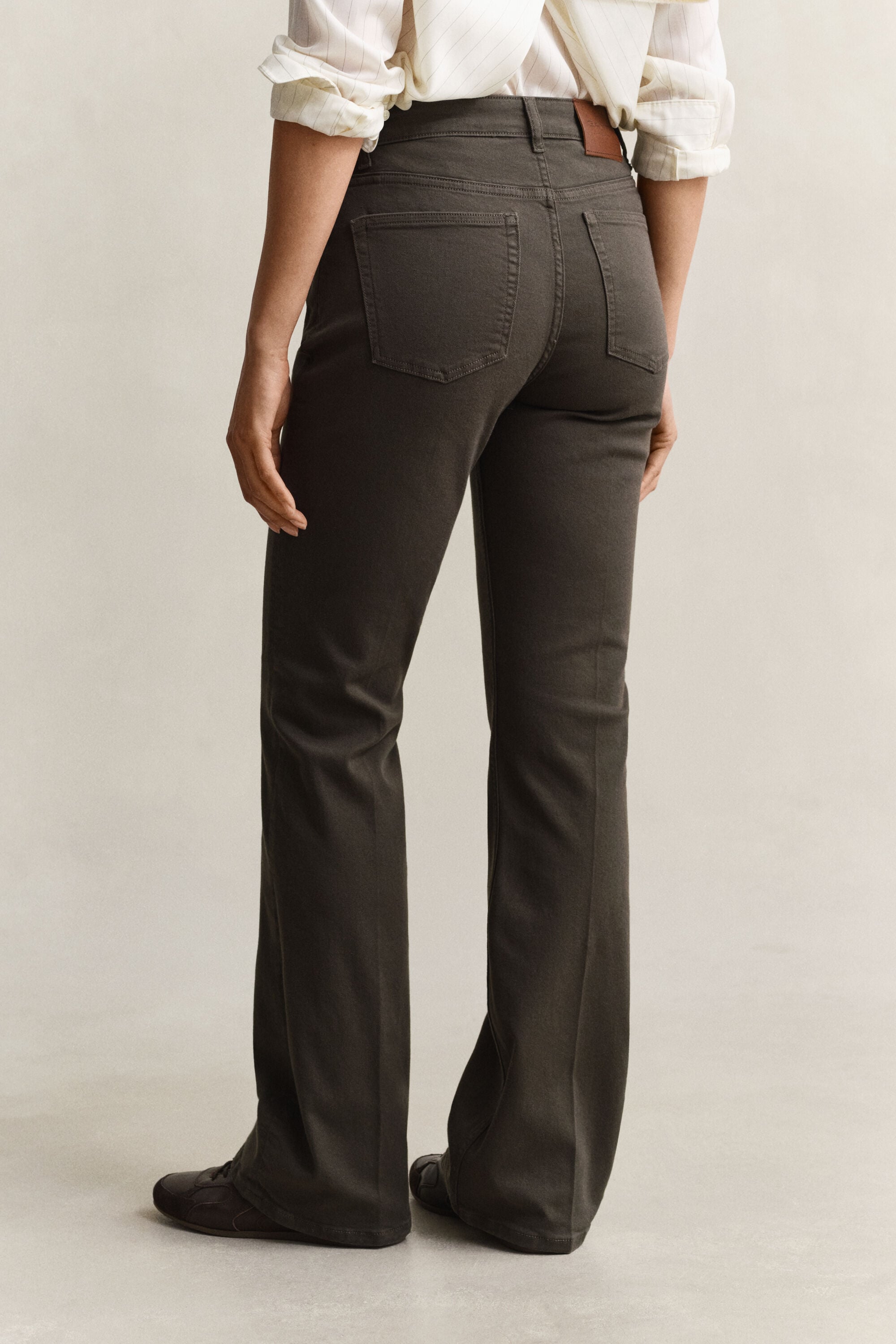 Vaqueros Slim Fit acampanados Color