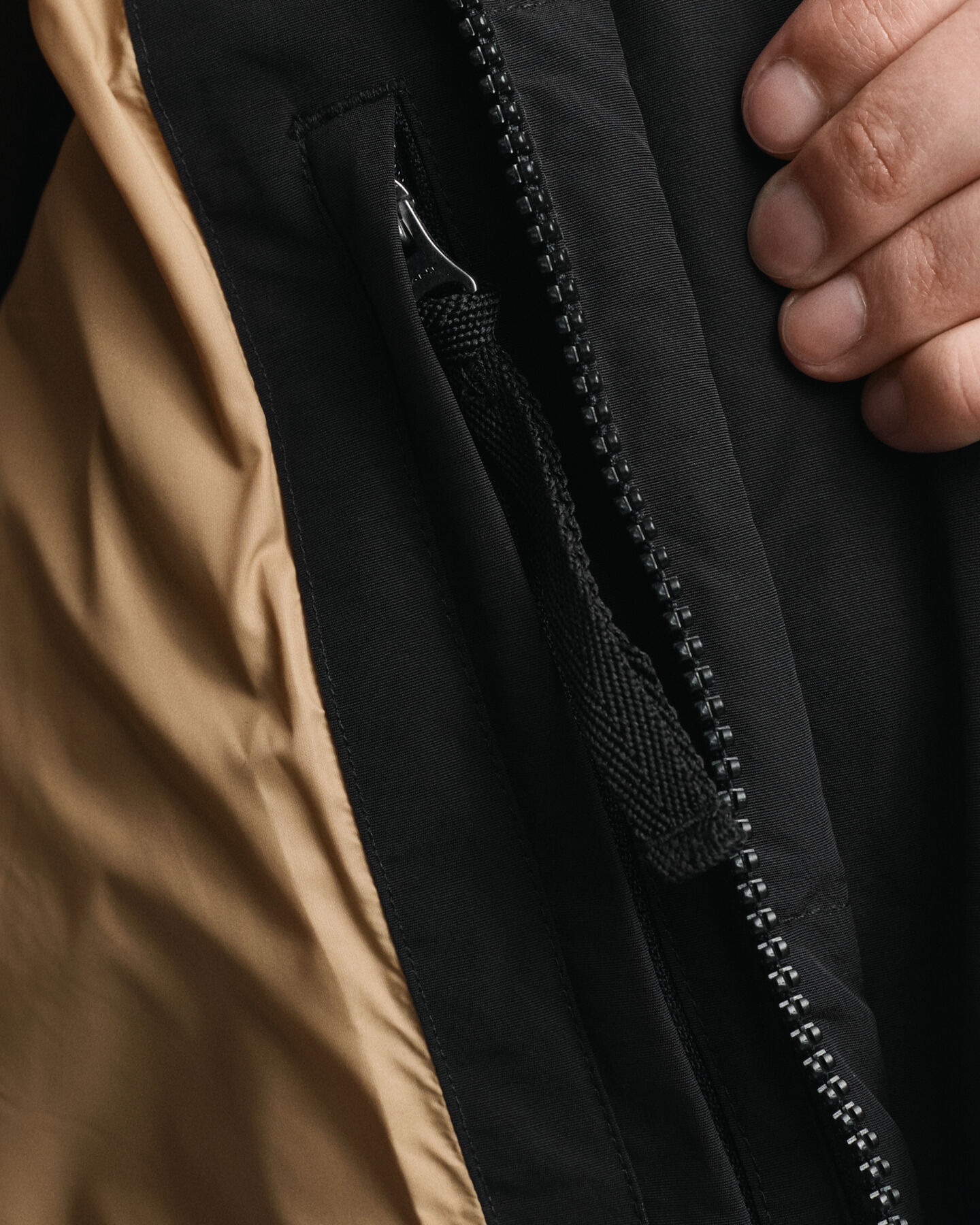 Chaqueta de plum&oacute;n gruesa de largo medio