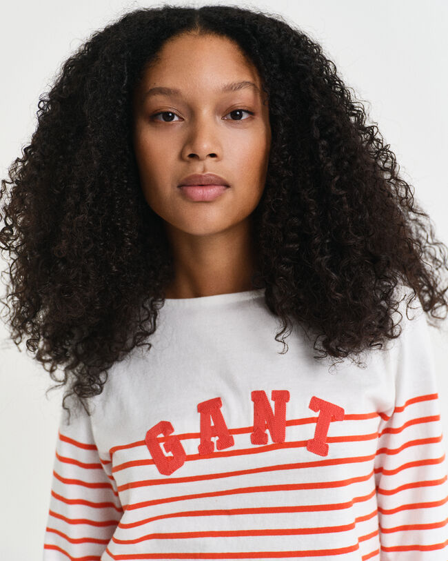 Camiseta a rayas bretonas con cuello de barco