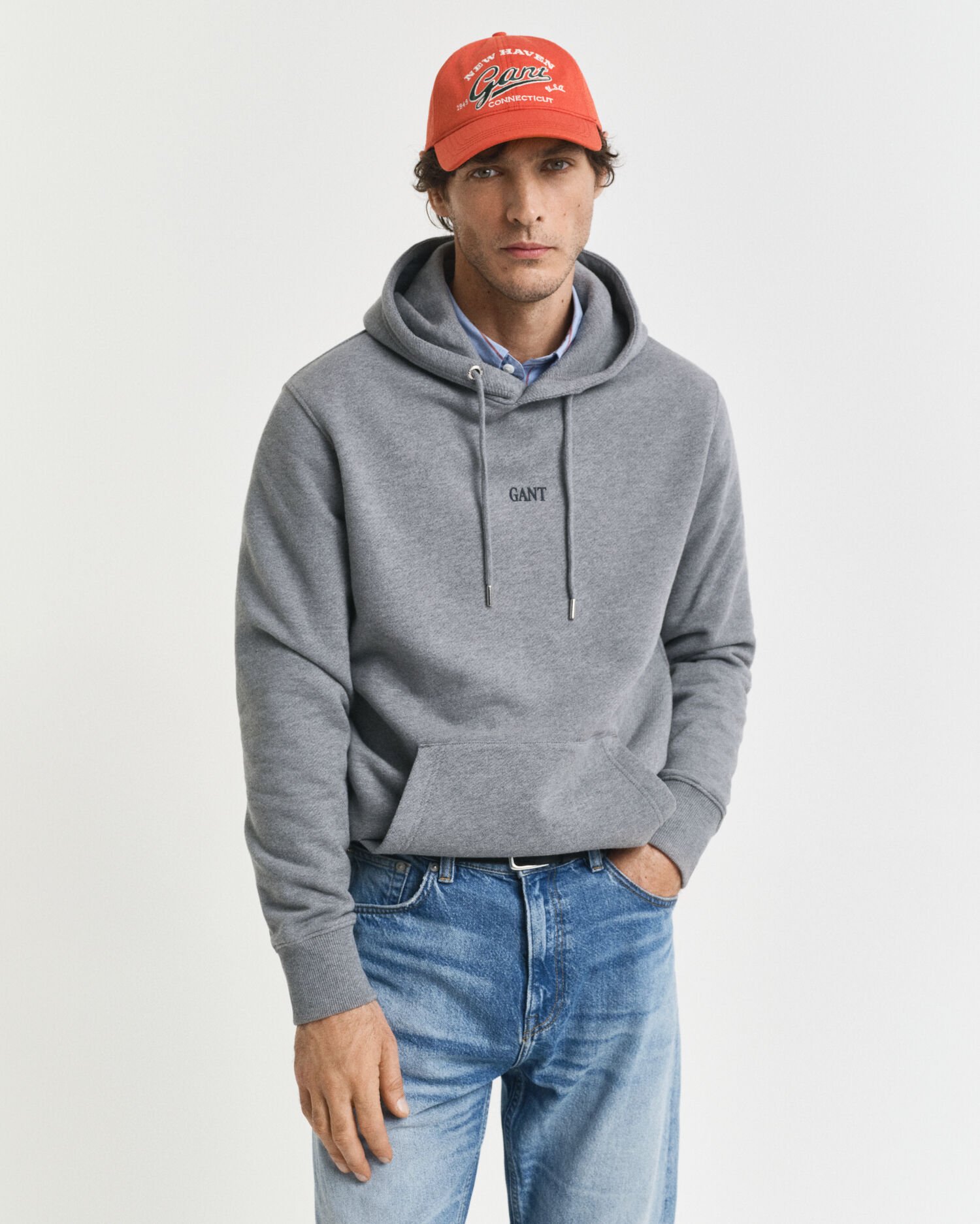 Sudadera con capucha y diseño de pequeñas dimensiones