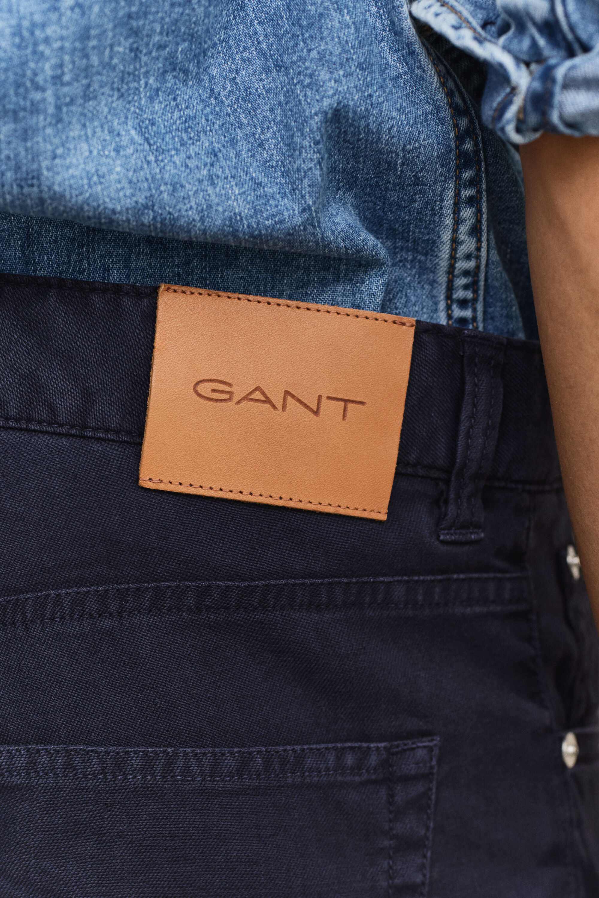 Vaqueros en mezcla de lino