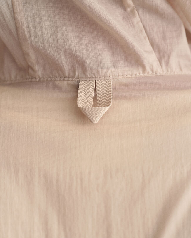 Windbreaker ligero y plegable