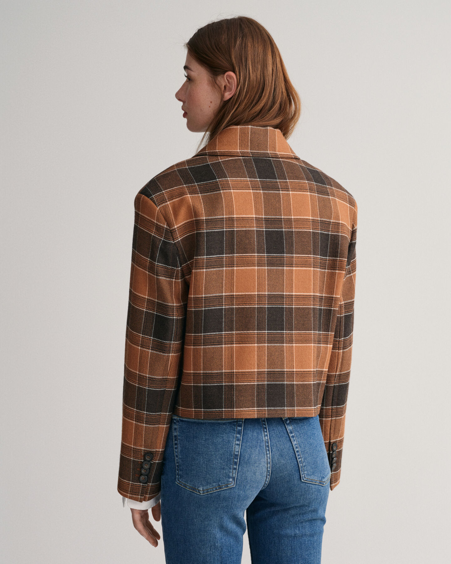 Chaqueta tipo americana corta de lana a cuadros