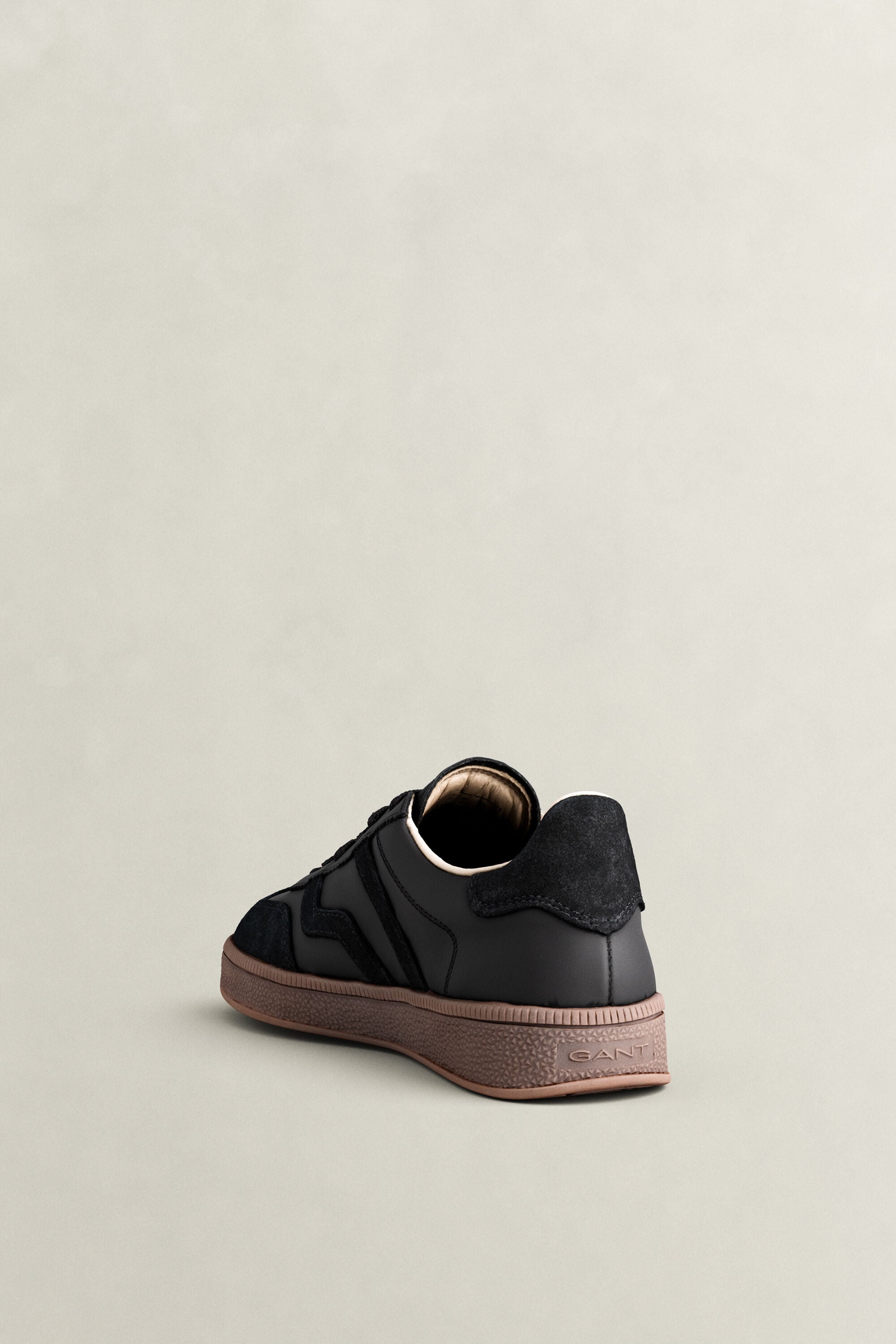 Zapatillas de piel y ante Cuzima