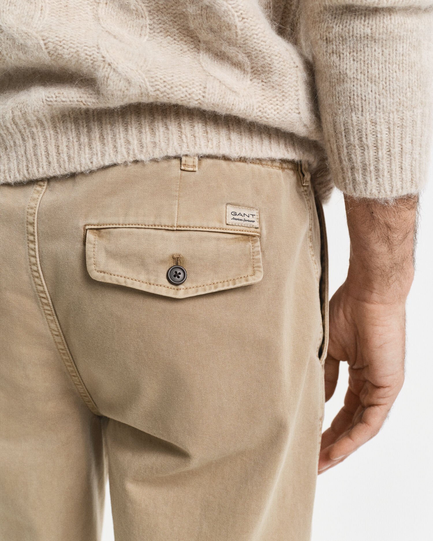 Pantalones chinos Regular Fit de tejido excedente ajustados en el bajo