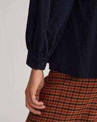 Blusa con cuello recto